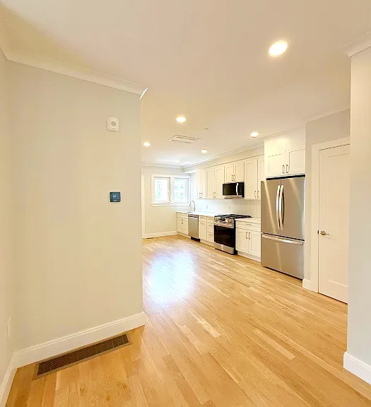 35 Gore St — Photo 3