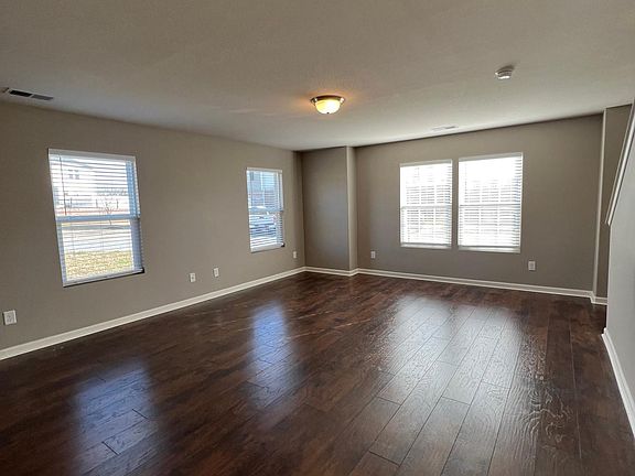 4th image of 1107 Rose Petal Way