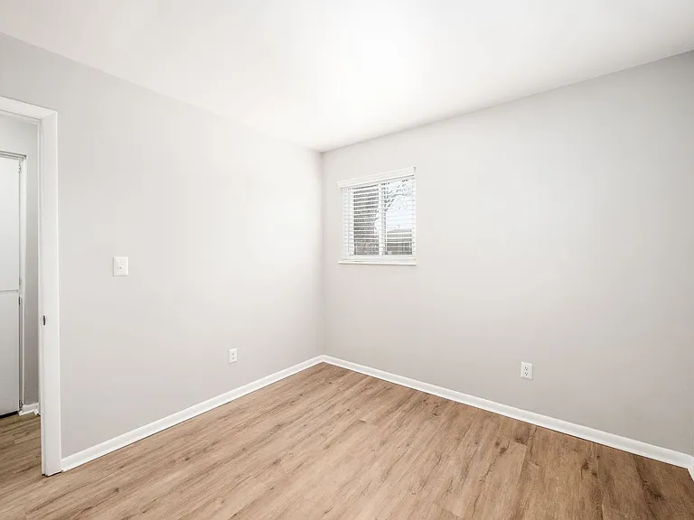 620 Riverview Dr #2 — Photo 16