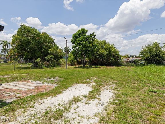 3rd image of 3783 Desoto Ave