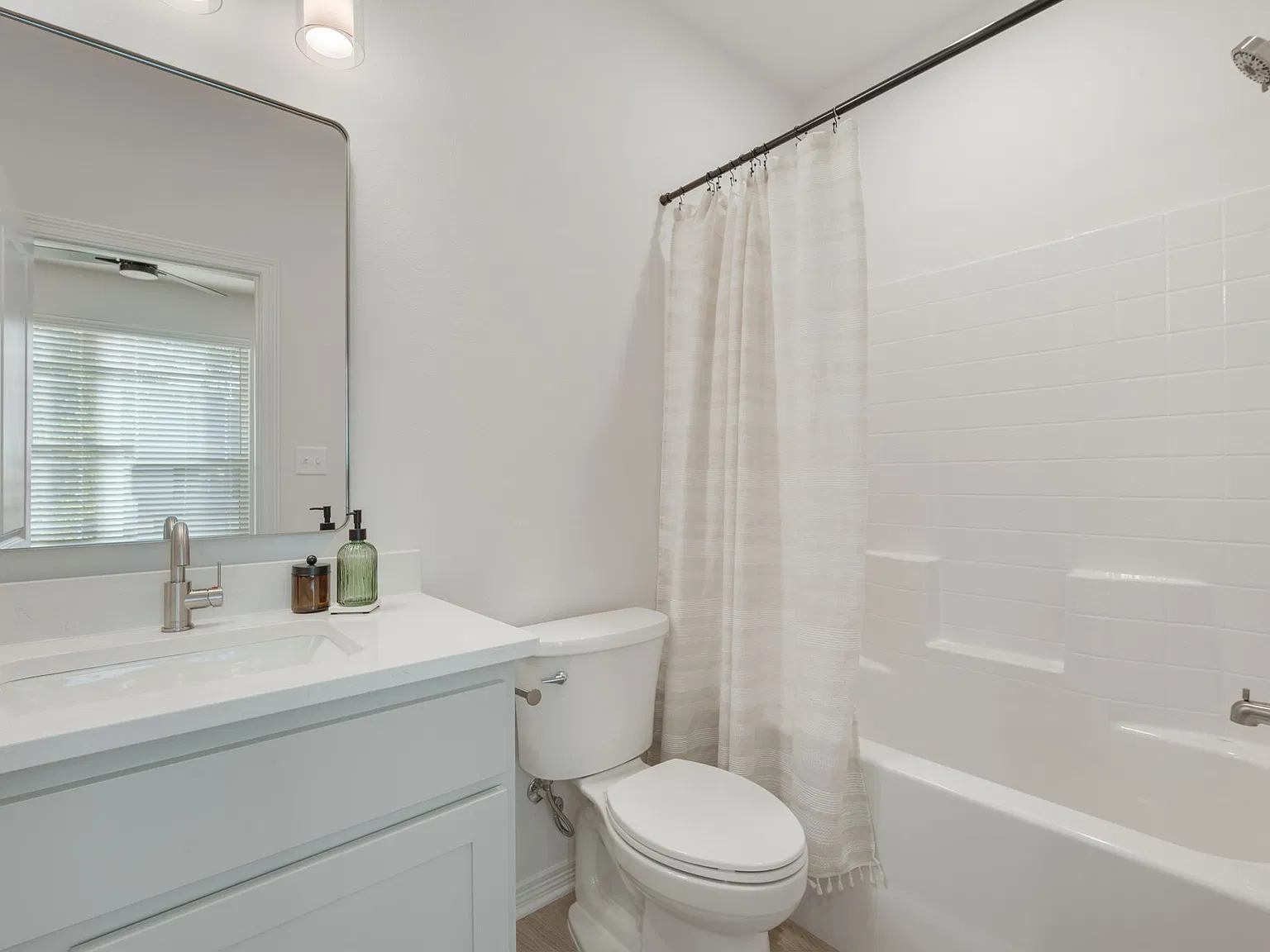 2113 Crest Street - 1 — Photo 3