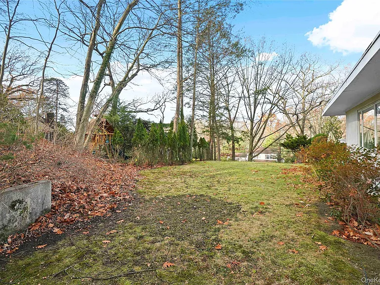 28 Sprain Valley Rd — Photo 24