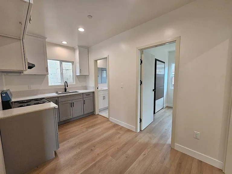 1008 S Bonnie Beach Pl #A — Photo 10