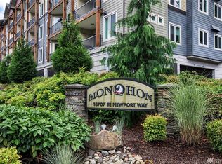 18707 SE Newport Way APT 104, Issaquah, WA 98027