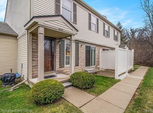 3009 High Pointe Ridge Rd, Lake Orion, MI 48359