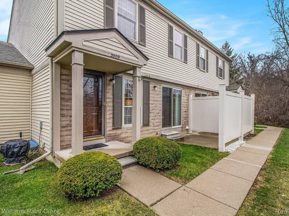 3009 High Pointe Ridge Rd, Lake Orion, MI 48359