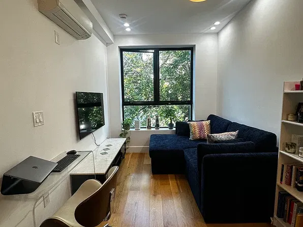 479 Lexington Ave, Brooklyn, NY