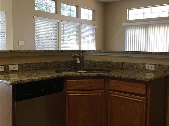 5th image of 1114 Reitz Dr