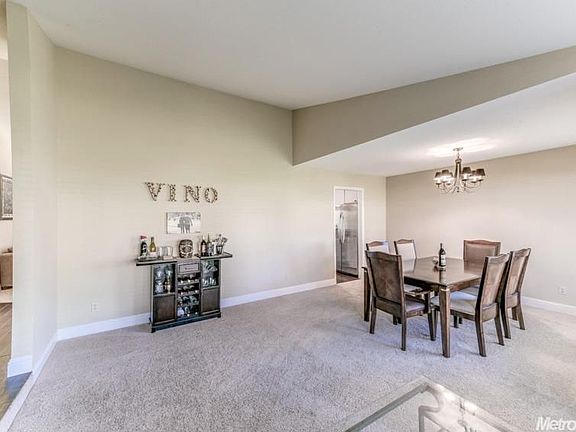 5th image of 9056 Clarissa Dr