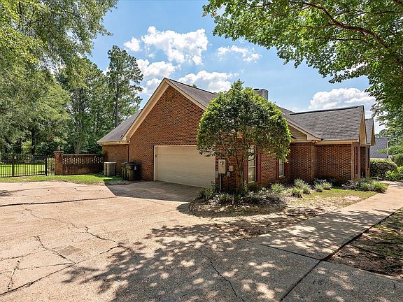 3rd image of 3636 Oak Ridge Ln
