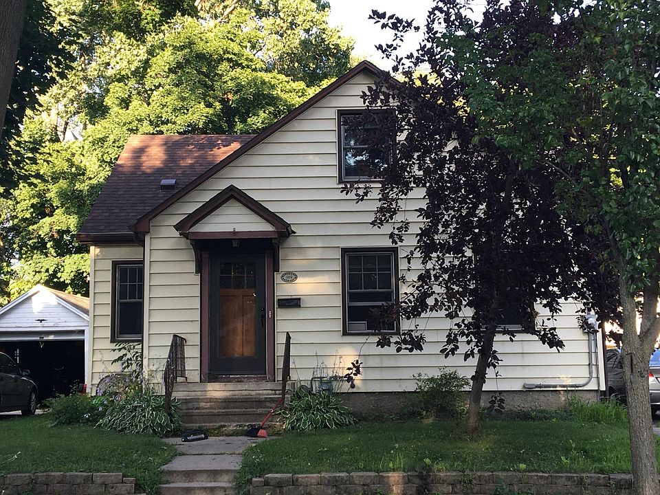 2nd image of 919 Osheridan St