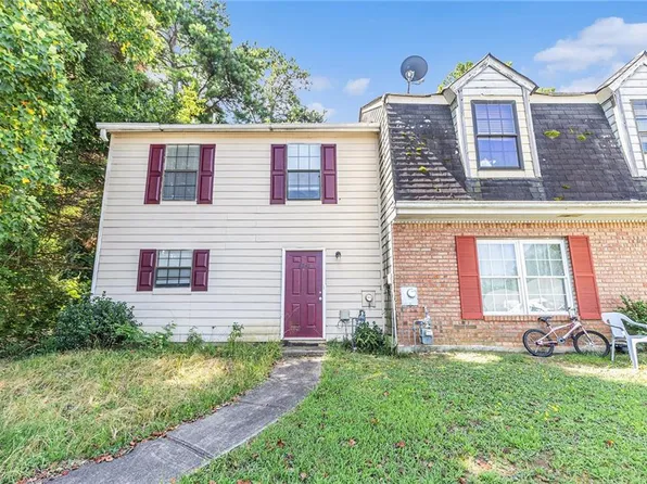 8835 W Chase Dr, Douglasville, GA 30134