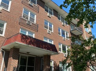 1240 W Jarvis Ave APT 204, Chicago, IL 60626