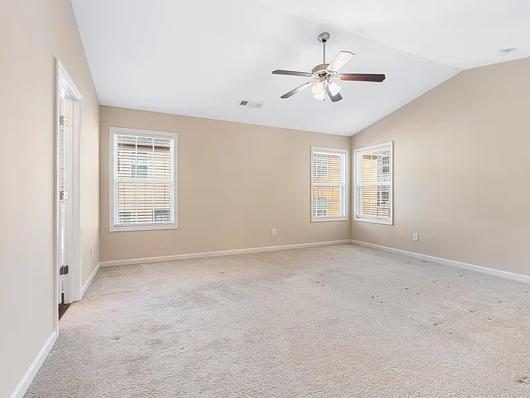 5529 Chatham Cir — Photo 12