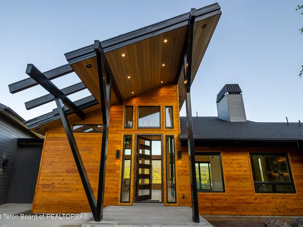 71 Osprey Ln, Alpine, WY 83128