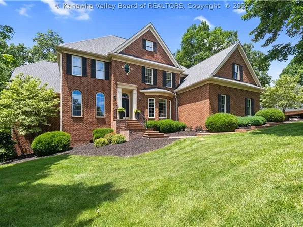 1035 Crestmont Rd, Hurricane, WV 25526