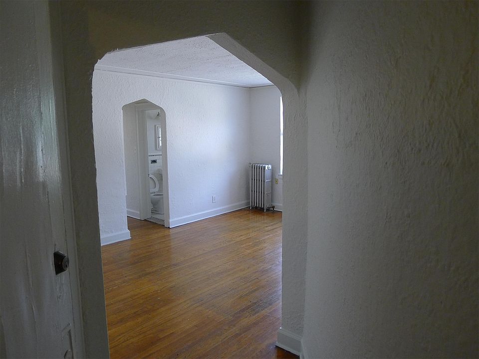 1st image of 1725 Van Dyke St APT 7