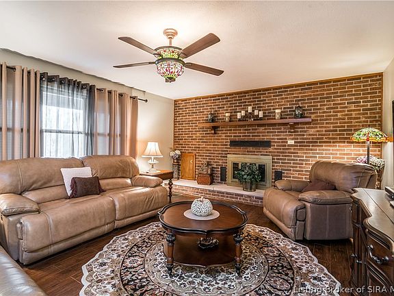 3rd image of 1360 Sherwood Drive NE