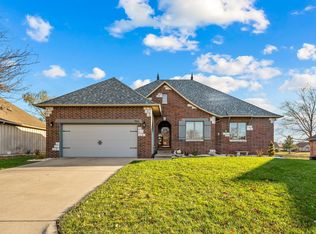 906 E Shoreline, Ozark, MO 65721