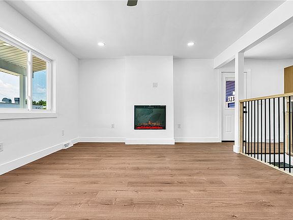5th image of 323 Olivia St