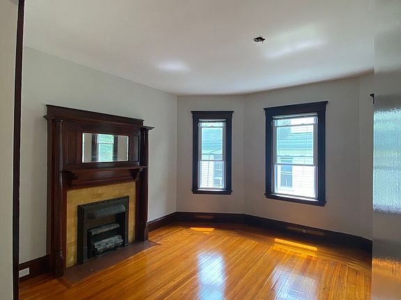 5th image of 62 Liberty Ave #2