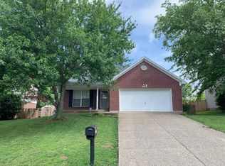 4709 Oak Pointe Dr, Louisville, KY 40245