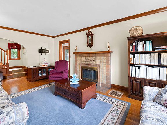 5th image of 1009 Winding Way