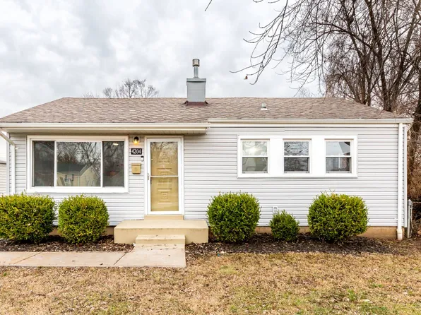 4204 Saint Linus Ln, Saint Ann, MO 63074