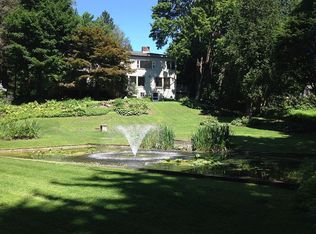 15 Kneeland Ave, Lenox, MA 01240