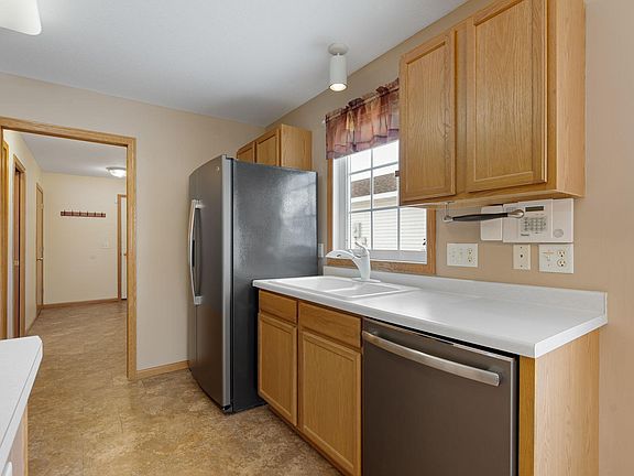 4th image of 163 Cedar Cove Ln