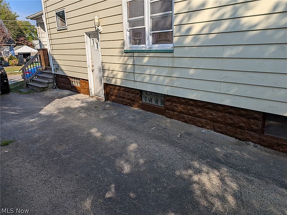 2nd image of 127 Courtland Ave