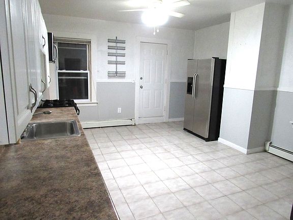 giant eat in kitchen