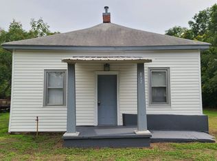 812 E 4th St, Wellington, KS 67152