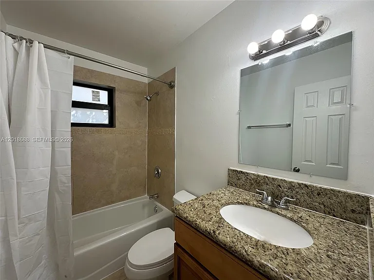 2705 NE 9th Ave #203 — Photo 17