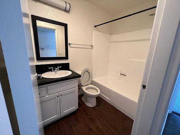 2nd image of 1320 N Sycamore Ave APT 101
