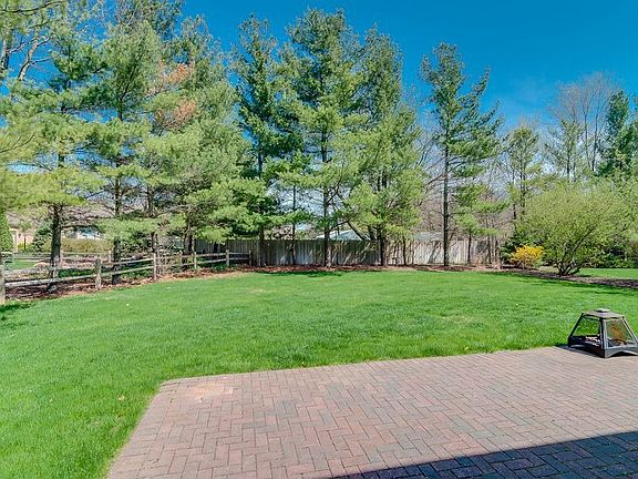 3rd image of 51694 Dartmore Dr