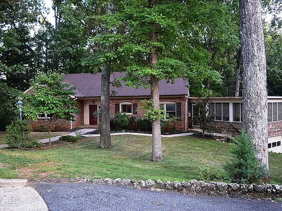 3rd image of 4107 Audubon Pl
