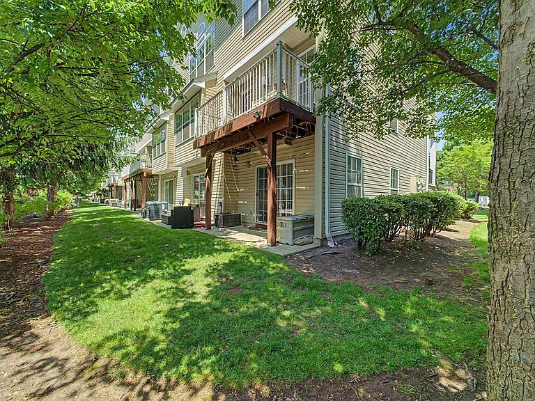 180 Blue Heron Dr #180 — Photo 36