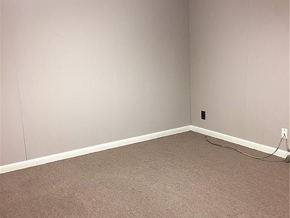 5th image of 1011 Sampson St