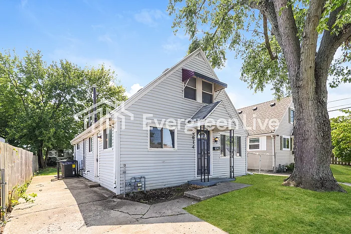 4 bed, 1.0 bath, 938 sqft, $1,245 — Photo 2
