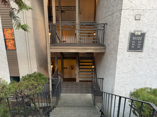 10522 NE 32nd Pl APT J101, Bellevue, WA 98004
