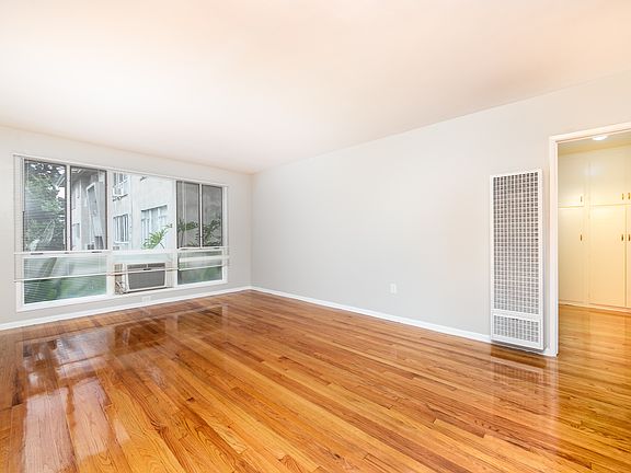 2nd image of 4605 Los Feliz Blvd APT 1