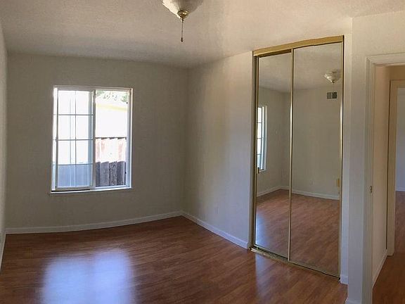 4th image of 5526 Greenoak Dr