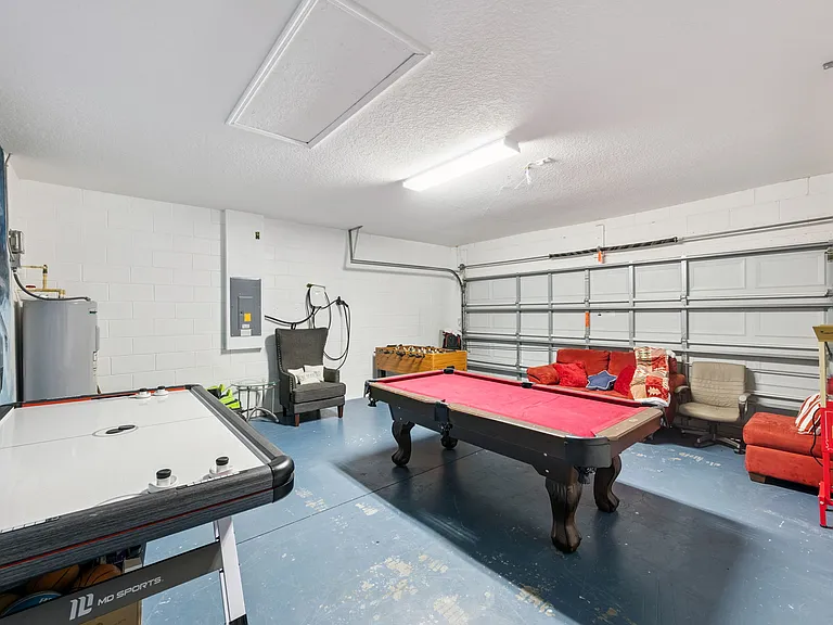 639 Kensington Dr — Photo 16