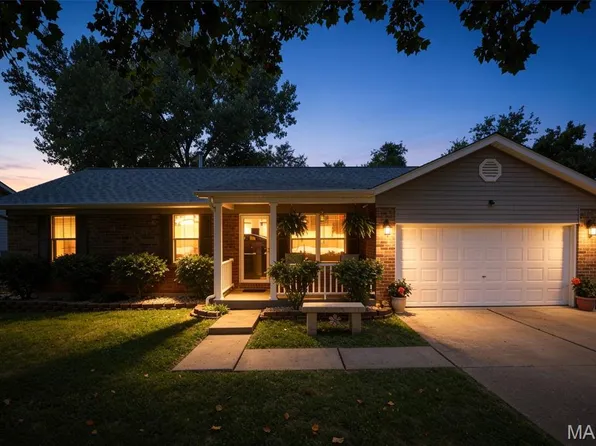 1353 Westchester Dr, Herculaneum, MO 63048