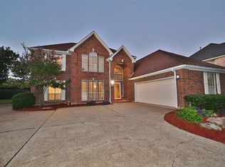 2227 Templeton Dr, Arlington, TX 76006