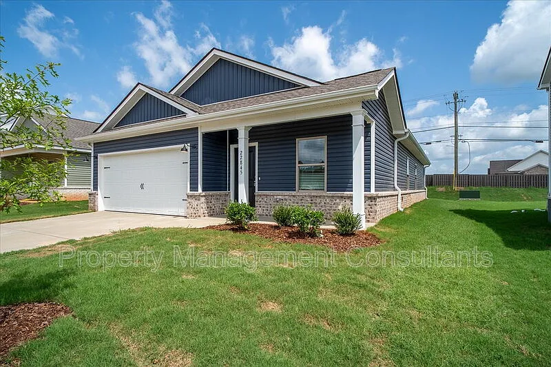 4 bed, 2.0 bath, 1667 sqft, $1,995 — Photo 3