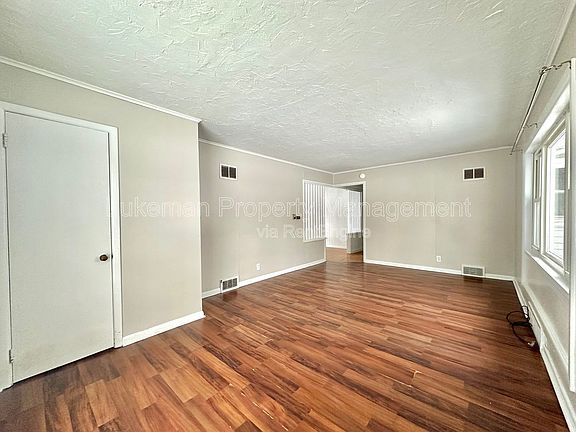 2nd image of 833 Westmoreland Ave