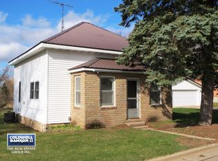 144 Wells St, Manawa, WI 54949