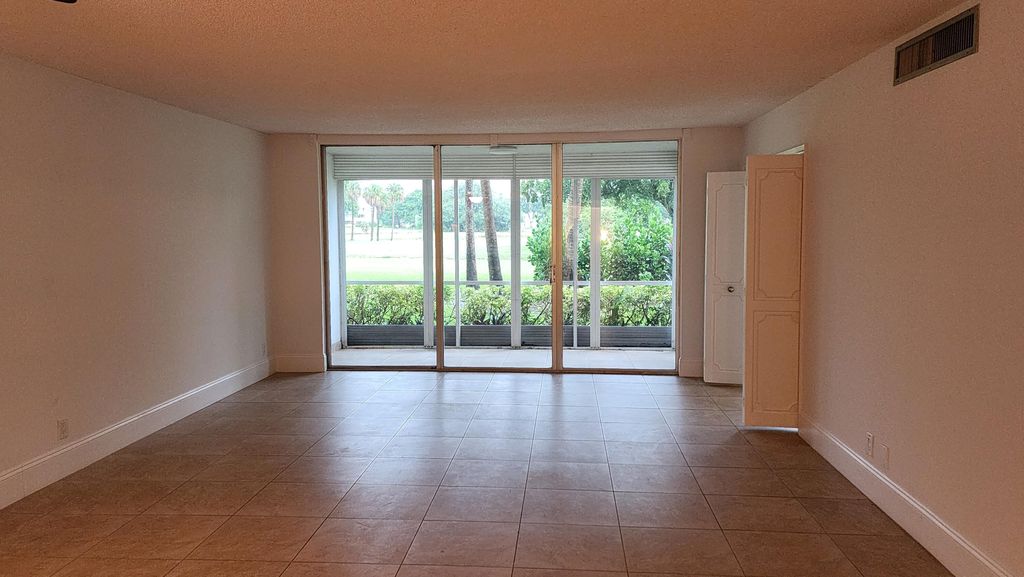 2851 S PALM AIRE Drive #101, photo 5